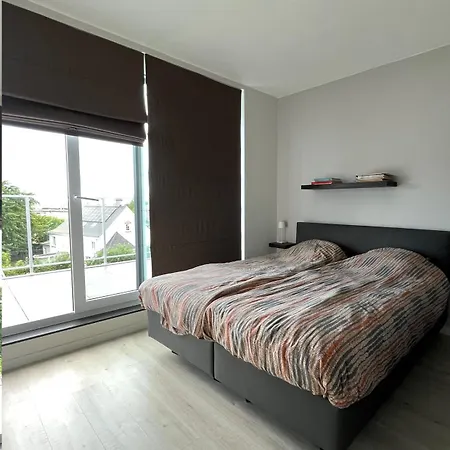 With Beautiful View, Private Parking And Two Large Terraces Ostenda