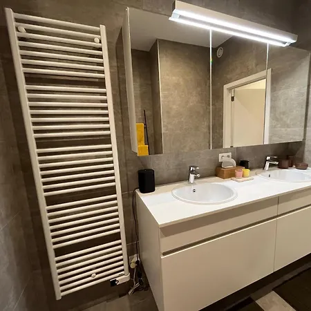 With Beautiful View, Private Parking And Two Large Terraces Ostenda